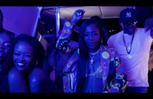 HoodCelebrityy – Champagne