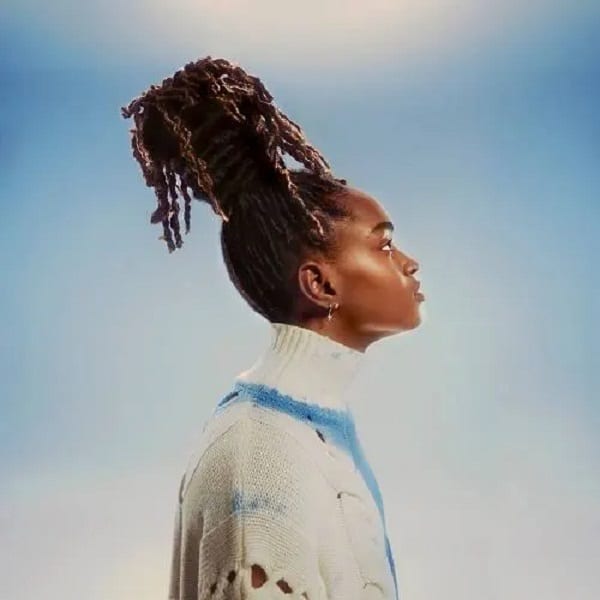 Koffee – Lonely
